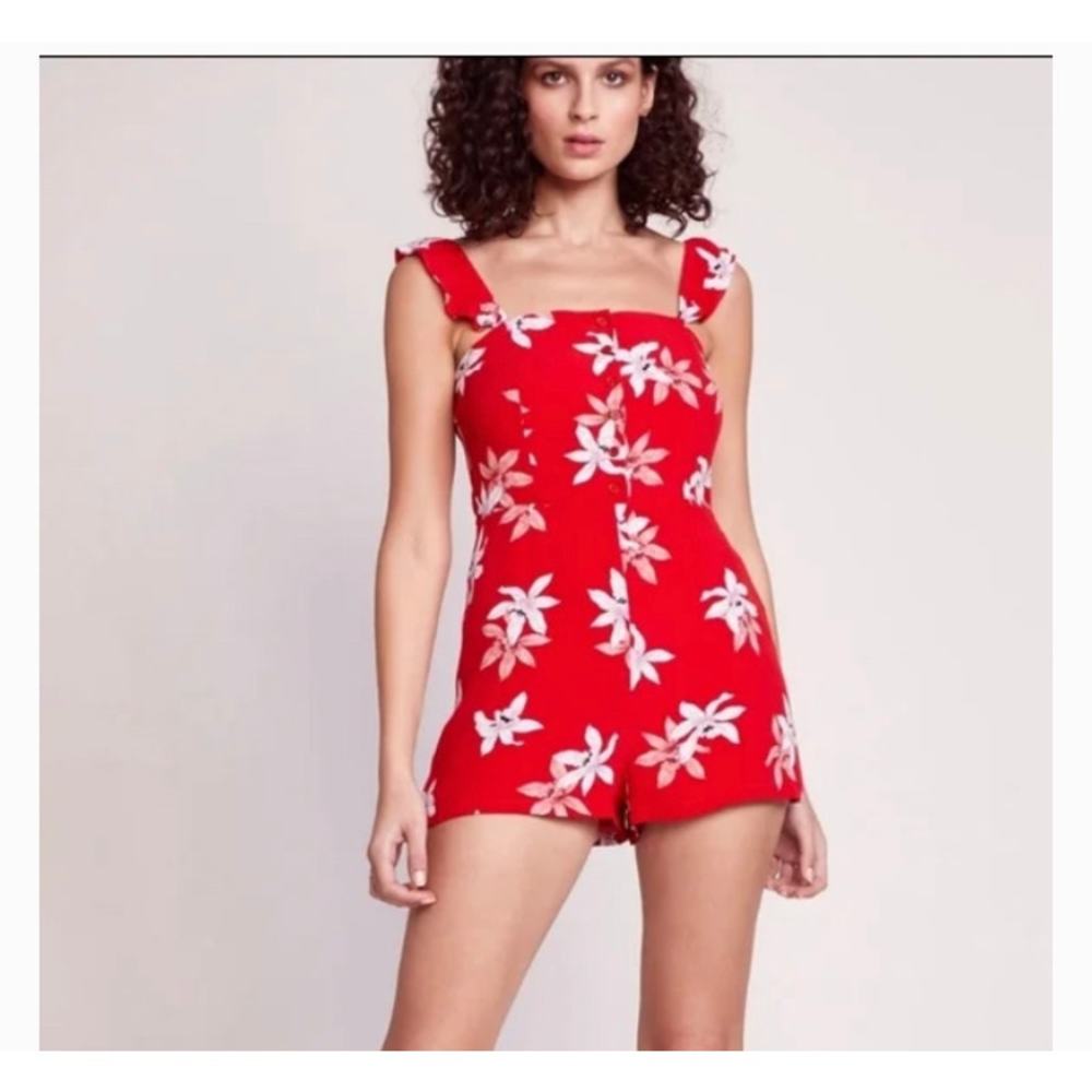 BB Dakota Daffodils & Chill Romper Size 8 Red Floral Shorts Ruffle Bodice Crepe